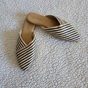 Black & Tan Raffia Pointed Toe Mules Size 9
